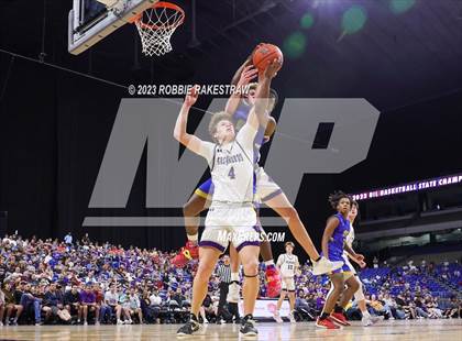 Thumbnail 3 in Boerne vs. Washington (UIL 4A Basketball State Semifinal) photogallery.