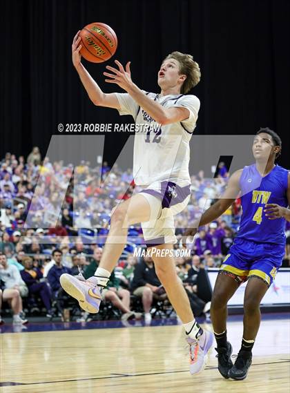 Thumbnail 3 in Boerne vs. Washington (UIL 4A Basketball State Semifinal) photogallery.
