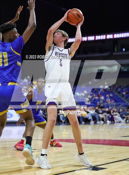 Thumbnail 3 in Boerne vs. Washington (UIL 4A Basketball State Semifinal) photogallery.