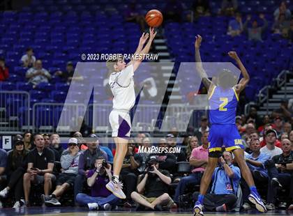 Thumbnail 2 in Boerne vs. Washington (UIL 4A Basketball State Semifinal) photogallery.