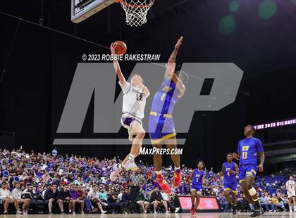 Thumbnail 3 in Boerne vs. Washington (UIL 4A Basketball State Semifinal) photogallery.