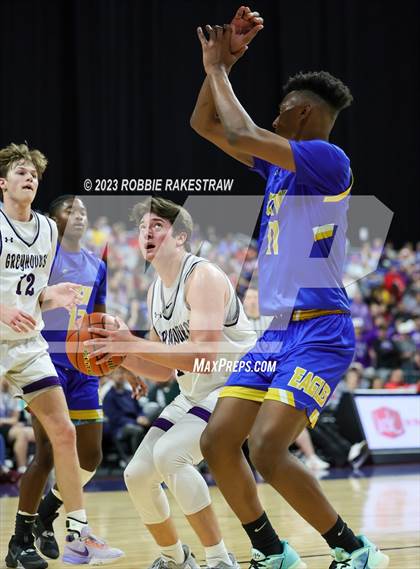 Thumbnail 2 in Boerne vs. Washington (UIL 4A Basketball State Semifinal) photogallery.