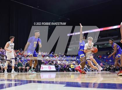 Thumbnail 3 in Boerne vs. Washington (UIL 4A Basketball State Semifinal) photogallery.