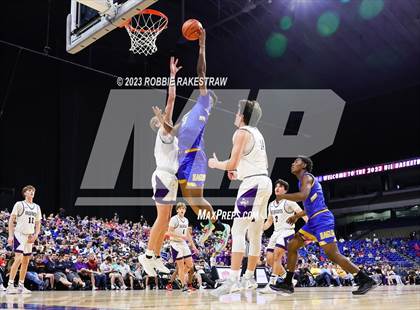 Thumbnail 1 in Boerne vs. Washington (UIL 4A Basketball State Semifinal) photogallery.