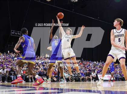 Thumbnail 3 in Boerne vs. Washington (UIL 4A Basketball State Semifinal) photogallery.