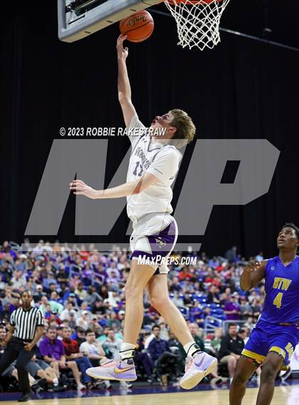 Thumbnail 3 in Boerne vs. Washington (UIL 4A Basketball State Semifinal) photogallery.