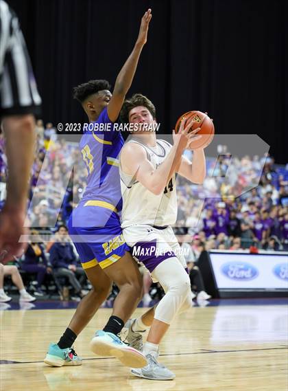 Thumbnail 1 in Boerne vs. Washington (UIL 4A Basketball State Semifinal) photogallery.