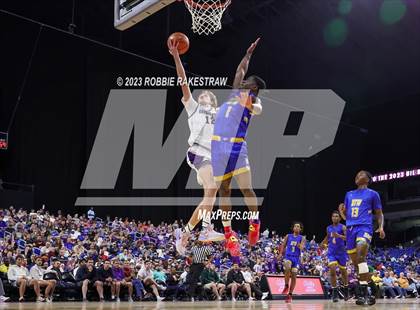 Thumbnail 1 in Boerne vs. Washington (UIL 4A Basketball State Semifinal) photogallery.