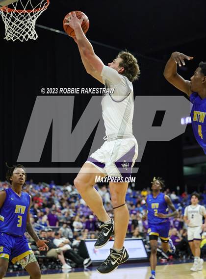 Thumbnail 3 in Boerne vs. Washington (UIL 4A Basketball State Semifinal) photogallery.