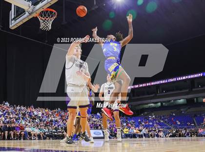 Thumbnail 2 in Boerne vs. Washington (UIL 4A Basketball State Semifinal) photogallery.