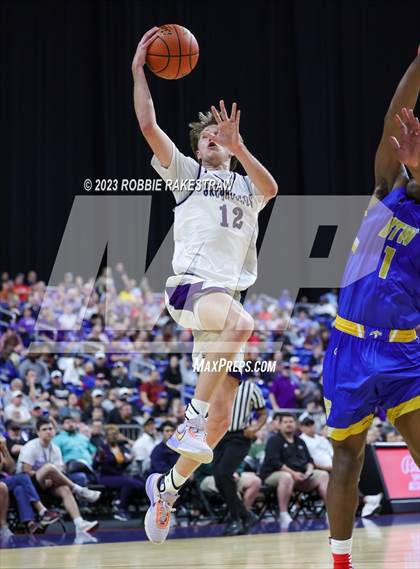 Thumbnail 2 in Boerne vs. Washington (UIL 4A Basketball State Semifinal) photogallery.