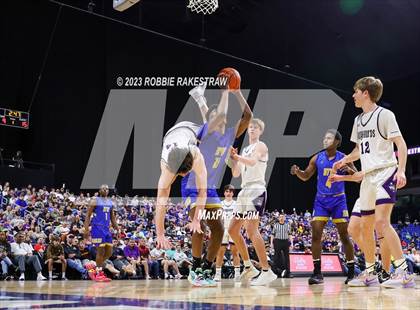 Thumbnail 1 in Boerne vs. Washington (UIL 4A Basketball State Semifinal) photogallery.
