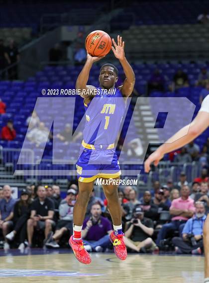 Thumbnail 2 in Boerne vs. Washington (UIL 4A Basketball State Semifinal) photogallery.