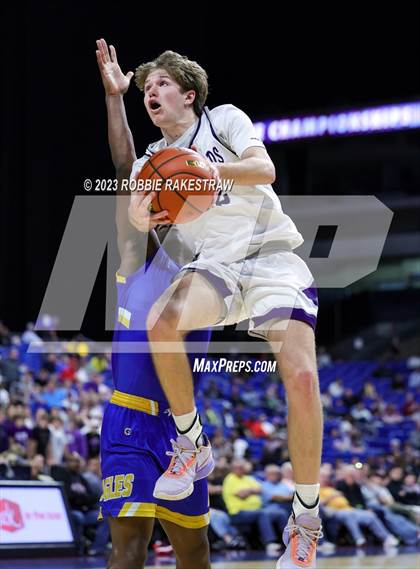 Thumbnail 1 in Boerne vs. Washington (UIL 4A Basketball State Semifinal) photogallery.