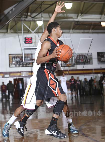 Thumbnail 1 in White Plains @ Mt. Vernon (Coaches vs Cancer Classic) photogallery.
