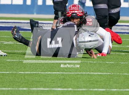 Thumbnail 2 in Guyer vs. Cedar Hill (UIL Class 6A Division 2 Semifinal) photogallery.