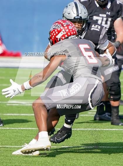 Thumbnail 1 in Guyer vs. Cedar Hill (UIL Class 6A Division 2 Semifinal) photogallery.