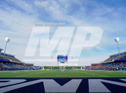 Thumbnail 1 in Guyer vs. Cedar Hill (UIL Class 6A Division 2 Semifinal) photogallery.
