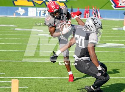 Thumbnail 2 in Guyer vs. Cedar Hill (UIL Class 6A Division 2 Semifinal) photogallery.