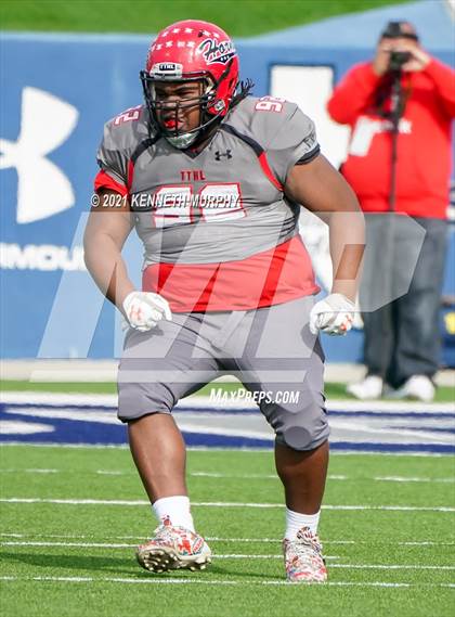 Thumbnail 3 in Guyer vs. Cedar Hill (UIL Class 6A Division 2 Semifinal) photogallery.