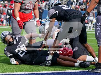Thumbnail 3 in Guyer vs. Cedar Hill (UIL Class 6A Division 2 Semifinal) photogallery.