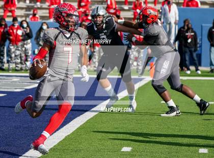 Thumbnail 2 in Guyer vs. Cedar Hill (UIL Class 6A Division 2 Semifinal) photogallery.