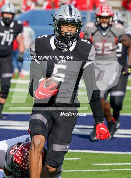 Thumbnail 2 in Guyer vs. Cedar Hill (UIL Class 6A Division 2 Semifinal) photogallery.