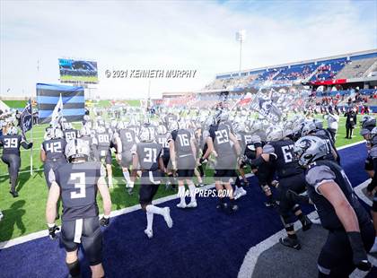 Thumbnail 1 in Guyer vs. Cedar Hill (UIL Class 6A Division 2 Semifinal) photogallery.