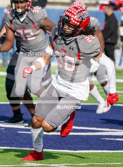 Thumbnail 3 in Guyer vs. Cedar Hill (UIL Class 6A Division 2 Semifinal) photogallery.