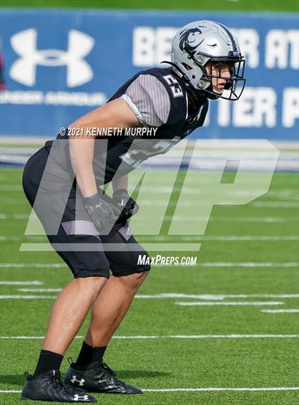 Thumbnail 3 in Guyer vs. Cedar Hill (UIL Class 6A Division 2 Semifinal) photogallery.