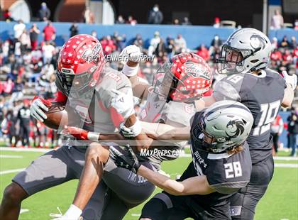 Thumbnail 2 in Guyer vs. Cedar Hill (UIL Class 6A Division 2 Semifinal) photogallery.