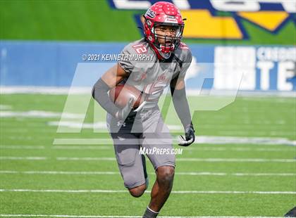 Thumbnail 2 in Guyer vs. Cedar Hill (UIL Class 6A Division 2 Semifinal) photogallery.