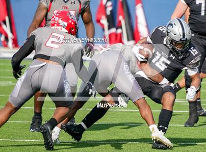 Thumbnail 3 in Guyer vs. Cedar Hill (UIL Class 6A Division 2 Semifinal) photogallery.