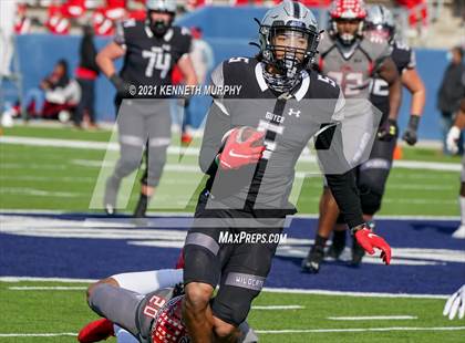 Thumbnail 3 in Guyer vs. Cedar Hill (UIL Class 6A Division 2 Semifinal) photogallery.