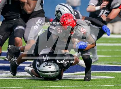 Thumbnail 2 in Guyer vs. Cedar Hill (UIL Class 6A Division 2 Semifinal) photogallery.