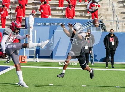 Thumbnail 3 in Guyer vs. Cedar Hill (UIL Class 6A Division 2 Semifinal) photogallery.