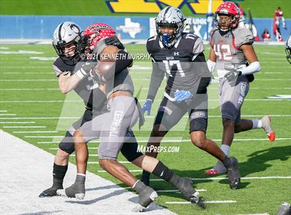 Thumbnail 2 in Guyer vs. Cedar Hill (UIL Class 6A Division 2 Semifinal) photogallery.
