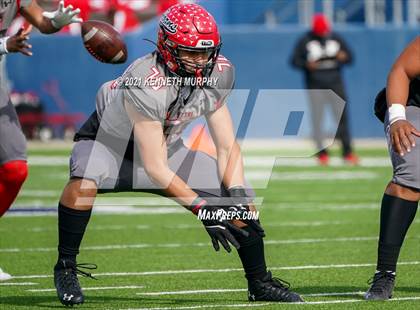 Thumbnail 3 in Guyer vs. Cedar Hill (UIL Class 6A Division 2 Semifinal) photogallery.