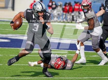 Thumbnail 3 in Guyer vs. Cedar Hill (UIL Class 6A Division 2 Semifinal) photogallery.