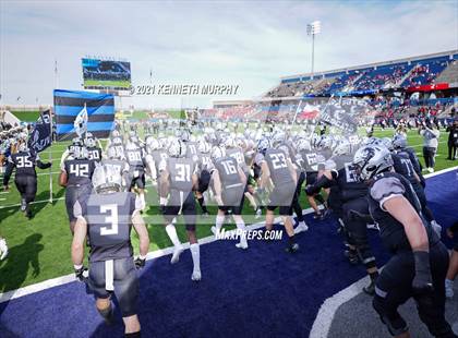Thumbnail 2 in Guyer vs. Cedar Hill (UIL Class 6A Division 2 Semifinal) photogallery.