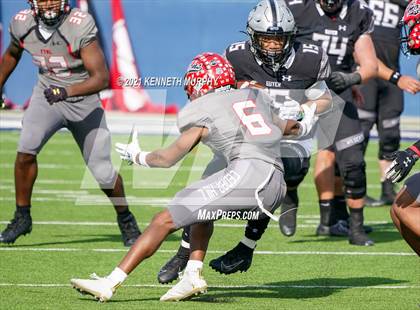 Thumbnail 2 in Guyer vs. Cedar Hill (UIL Class 6A Division 2 Semifinal) photogallery.