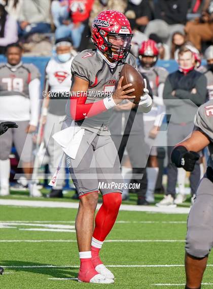 Thumbnail 2 in Guyer vs. Cedar Hill (UIL Class 6A Division 2 Semifinal) photogallery.
