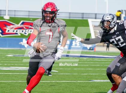 Thumbnail 1 in Guyer vs. Cedar Hill (UIL Class 6A Division 2 Semifinal) photogallery.