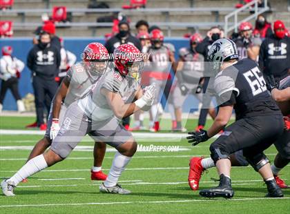 Thumbnail 1 in Guyer vs. Cedar Hill (UIL Class 6A Division 2 Semifinal) photogallery.