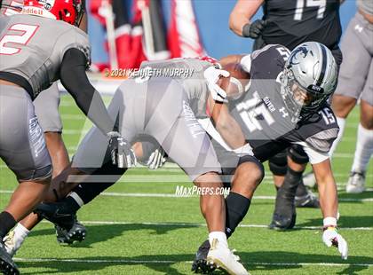 Thumbnail 2 in Guyer vs. Cedar Hill (UIL Class 6A Division 2 Semifinal) photogallery.