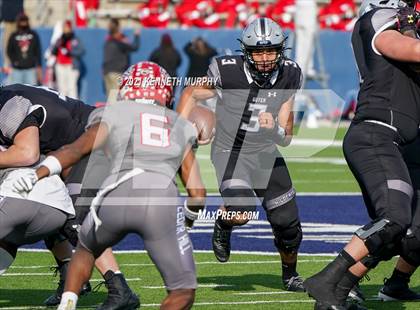 Thumbnail 1 in Guyer vs. Cedar Hill (UIL Class 6A Division 2 Semifinal) photogallery.