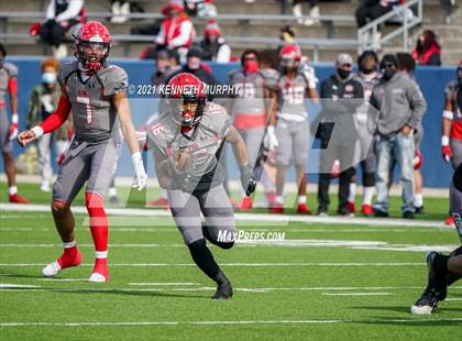 Thumbnail 3 in Guyer vs. Cedar Hill (UIL Class 6A Division 2 Semifinal) photogallery.