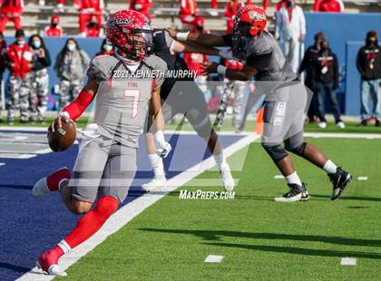 Thumbnail 3 in Guyer vs. Cedar Hill (UIL Class 6A Division 2 Semifinal) photogallery.