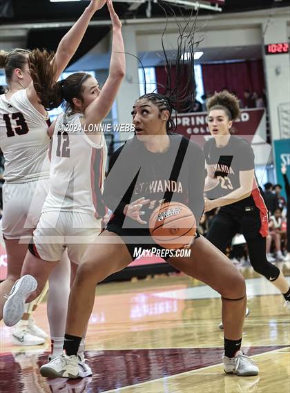 Thumbnail 1 in Etiwanda vs. Long Island Lutheran (Spalding Hoophall Classic) photogallery.