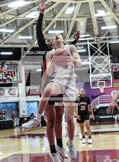 Thumbnail 3 in Etiwanda vs. Long Island Lutheran (Spalding Hoophall Classic) photogallery.